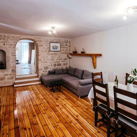 Heart Of Town Apartment Zadar Bagian luar foto