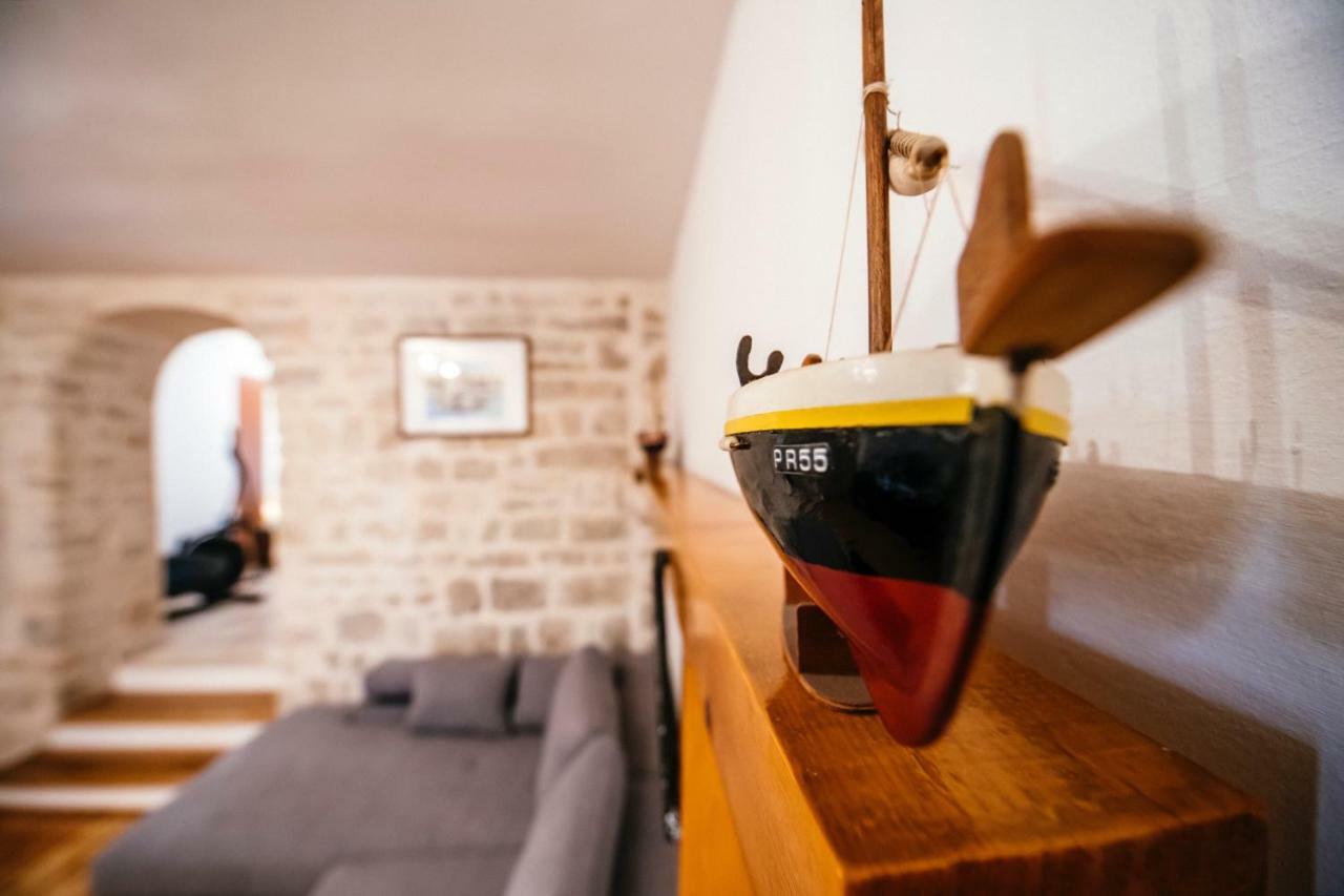 Heart Of Town Apartment Zadar Bagian luar foto