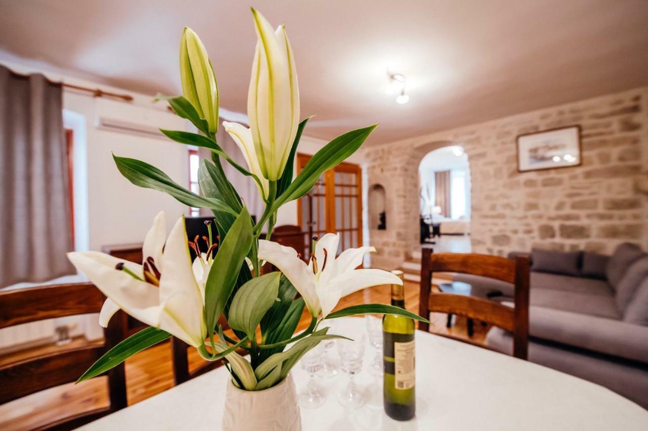 Heart Of Town Apartment Zadar Bagian luar foto