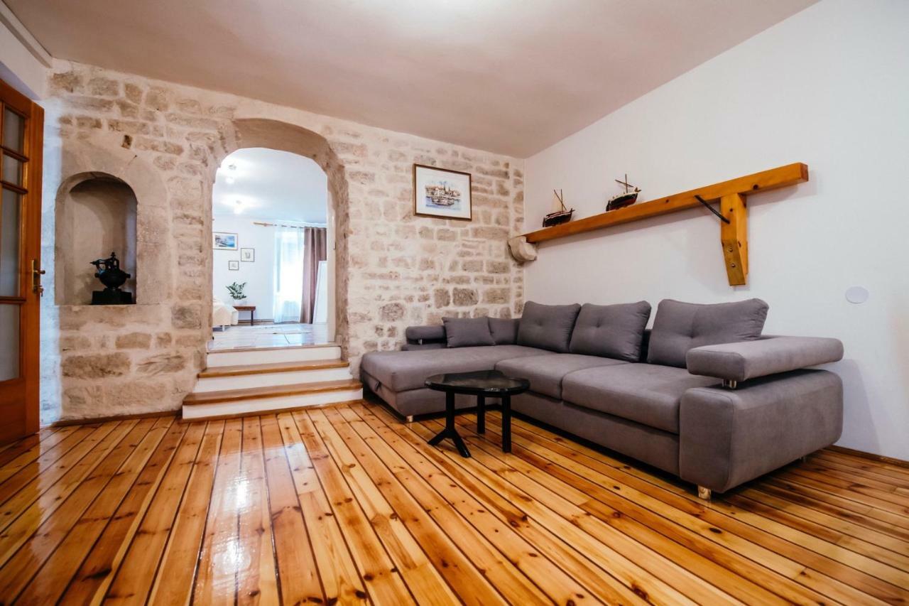 Heart Of Town Apartment Zadar Bagian luar foto