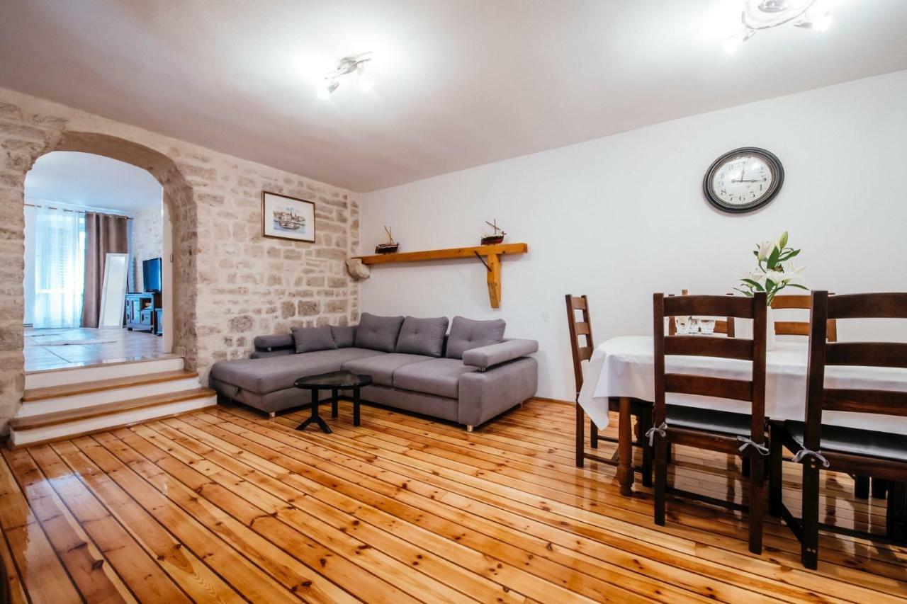 Heart Of Town Apartment Zadar Bagian luar foto