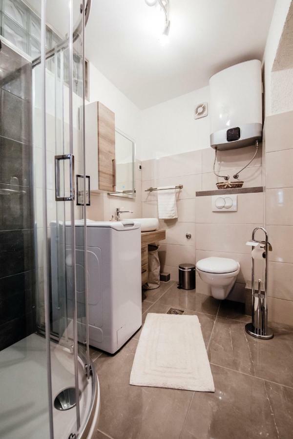 Heart Of Town Apartment Zadar Bagian luar foto