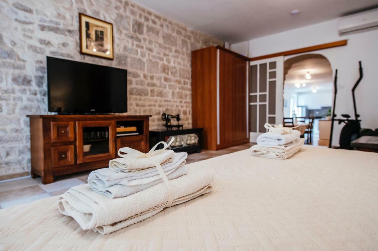 Heart Of Town Apartment Zadar Bagian luar foto
