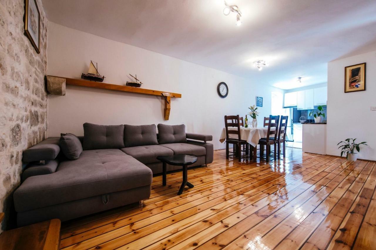 Heart Of Town Apartment Zadar Bagian luar foto