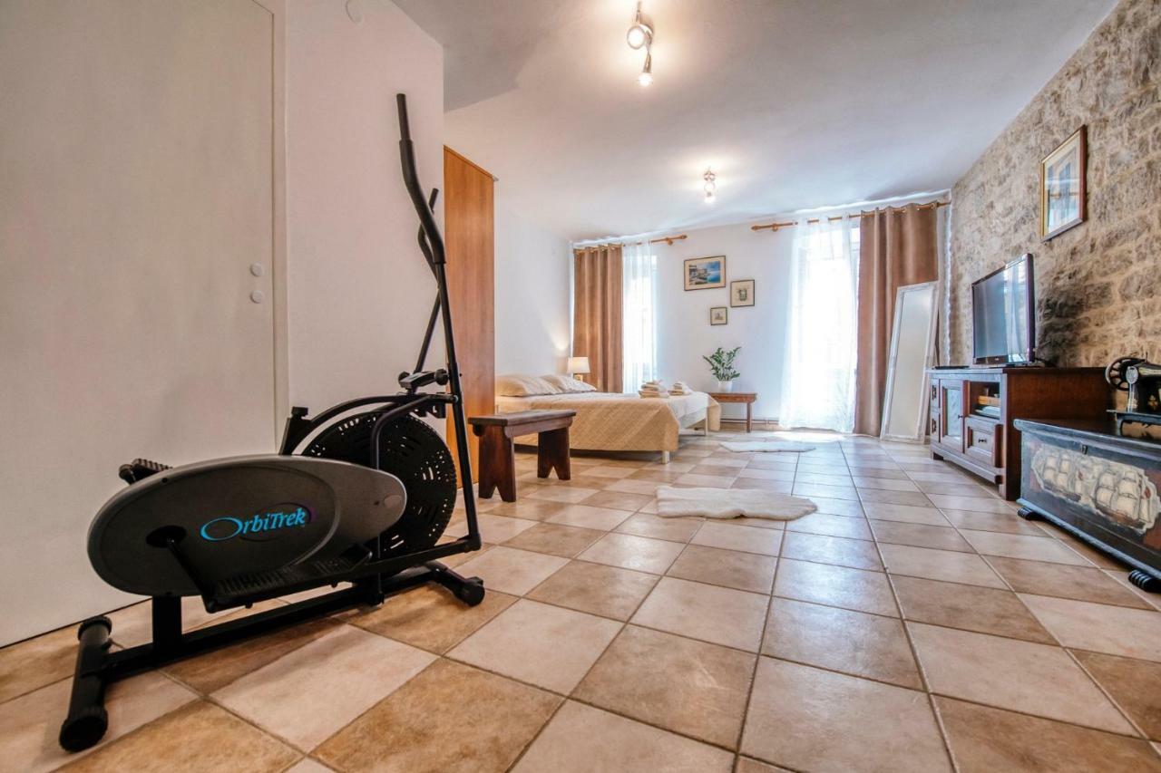 Heart Of Town Apartment Zadar Bagian luar foto