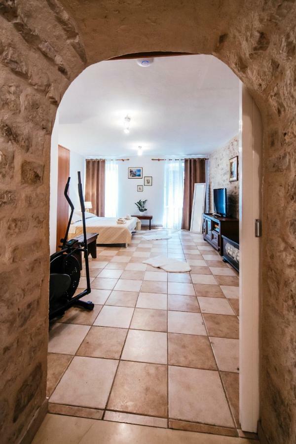 Heart Of Town Apartment Zadar Bagian luar foto
