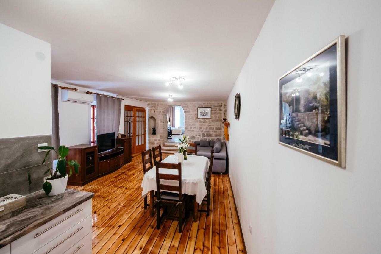 Heart Of Town Apartment Zadar Bagian luar foto