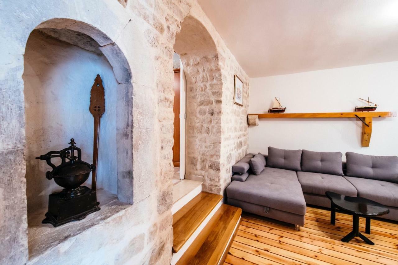 Heart Of Town Apartment Zadar Bagian luar foto