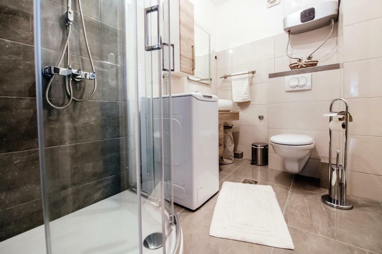 Heart Of Town Apartment Zadar Bagian luar foto