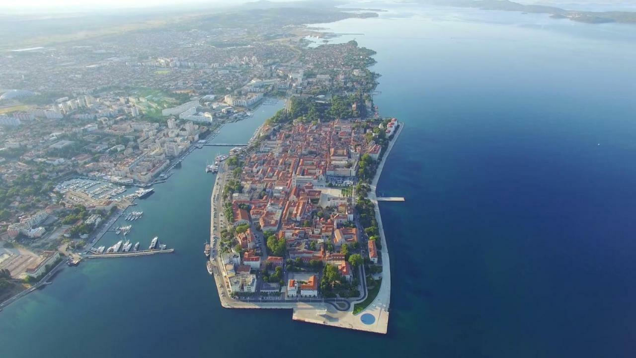 Heart Of Town Apartment Zadar Bagian luar foto